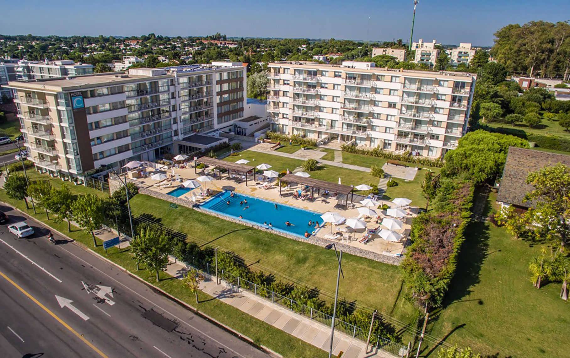 Real Colonia Hotel & Suites